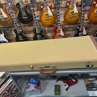 Fender Eric Clapton Artist Series Stratocaster with Vintage Noiseless Pickups 2001 - Present - Olympic White image 2