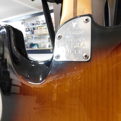 Fender American Ultra Luxe Stratocaster with Maple Fretboard 2021 - Present - 2-Color Sunburst image 7