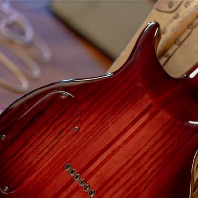 Washburn Wing American Hawk 78 - Vintage Sunburst, Crafted in Washuburn's US Custom Shop, Ash Body w/ Carved Maple Top, Neck-through Design, B-Stock image 6