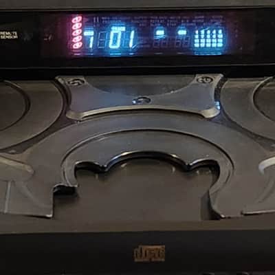 Denon Denon DCM-280 is a reliable 5-disc carousel CD changer 90s - Black image 3