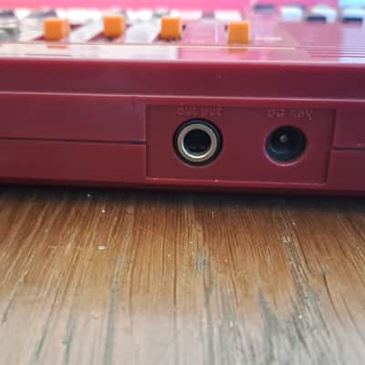Immagine Yamaha PSS-11 PortaSound 32-Key Mini Keyboard - 10