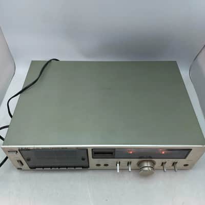 TEAC V-25 Stereo Cassette Deck TESTED POWERS ON FOR PARTS OR REPAIR ONLY image 5