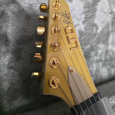 ESP LTD KH-V Kirk Hammett Signature 2023 - Present - Metallic Gold - EMG Bone Breaker Pickups image 6