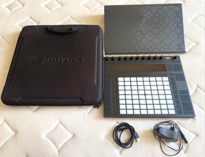 Ableton Push 2 Controller 100% fully working - almost mint ! + support + « bag »+ adaptator image 1