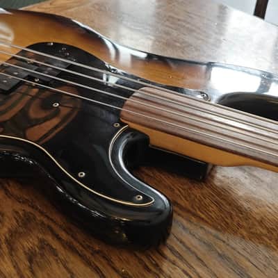 Fender Precision Bass Fretless with Rosewood Fingerboard 1978 Sunburst image 6