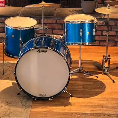 Ludwig Club Date Mid-60s - Blue Sparlke, Nickel plate hardware image 1