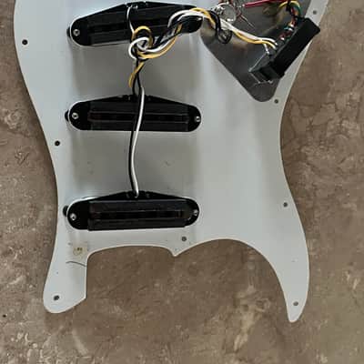 Fender Stratocaster 1991 MIM guitar loaded pickguard pickups pots image 4