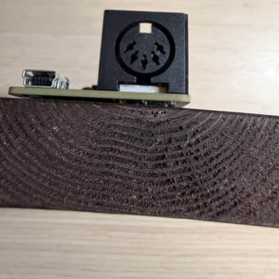 Arcano MIDI NES Chiptune Synth II — 8-Bit Nintendo Sound Module on Wood Base image 7