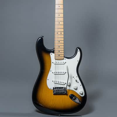 Fender 50th Anniversary Stratocaster 2004, Sunburst image 2