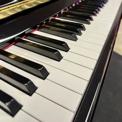 PIANOFORTE VERTICALE YAMAHA MOD. B3 PE NERO LUCIDO image 2