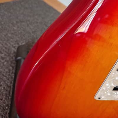 Fender American Deluxe Stratocaster with Maple Fretboard 2002 - 2003 - Aged Cherry Burst image 4