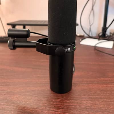 Shure SM7dB Cardioid Dynamic Microphone with Built-In Preamp 2023 - Present - Black image 4