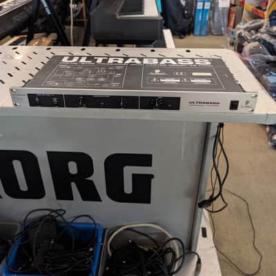 Behringer Ultrabass EX1000 Bild 2