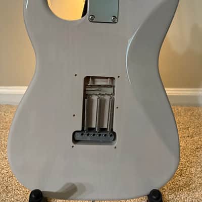 Fender MIJ Hybrid II Stratocaster with Maple Fretboard 2020 - 2021 - US Blonde image 10