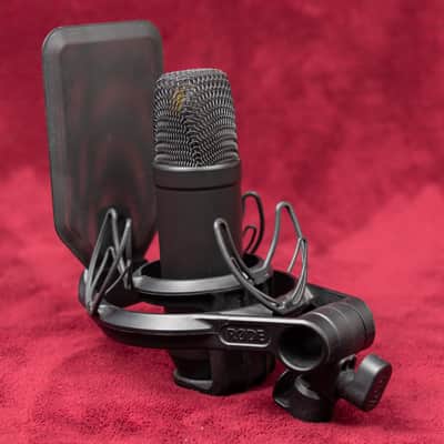 RODE NT-1 KIT 4th Gen with Shockmount and Pop Filter 2010s - Black image 2