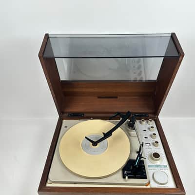 KLH Model Twenty Stereo Turntable Receiver image 3