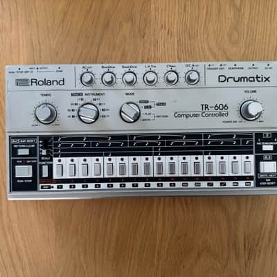 Roland TR-606 Drumatix with Carry Case - Silver