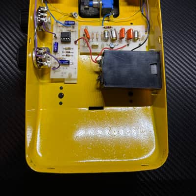 Colorsound Wah-Fuzz-Swell 1990s, United Kingdom - Yellow, Runs on Motorola BCI-84-LC-M728 Transistor image 11
