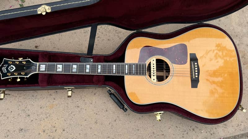 Guild USA D-55 2010 - Natural w/ LR Baggs pickup system