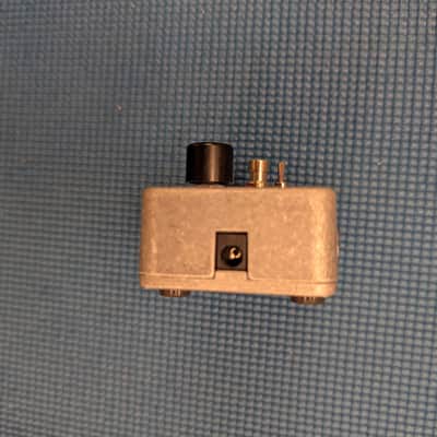 Electro-Harmonix Freeze Nano Sound Retainer Sustain Pedal 2010 - Present - Blue / Gray image 3