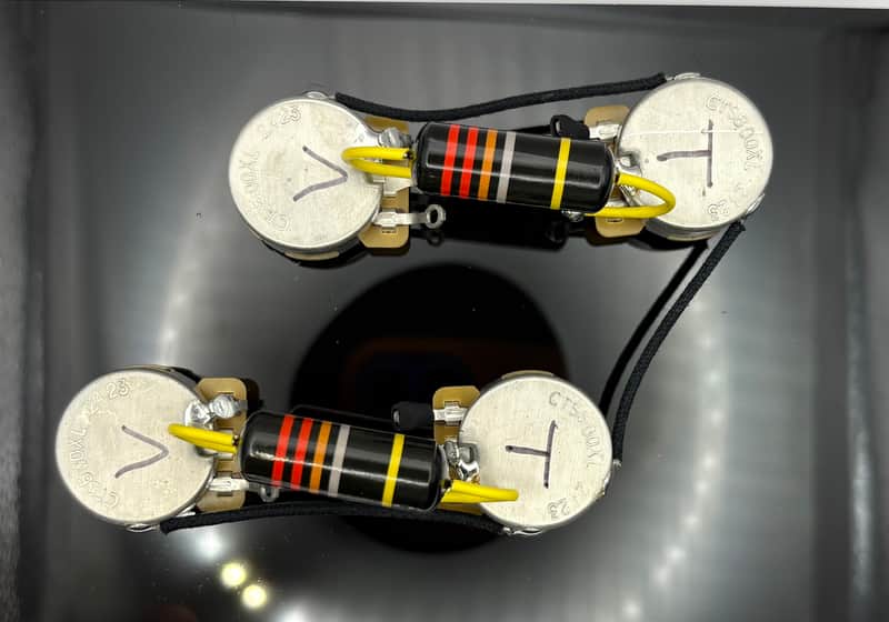 Gibson Les Paul 50s style wiring harness with new Bumblebee 0.022uF paper in oil capacitors and matched set CTS split long shaft 550k pots 5% +/- tolerance image 1