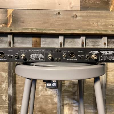Shure ULXP4 Wireless Receiver Owned by Switchfoot image 2