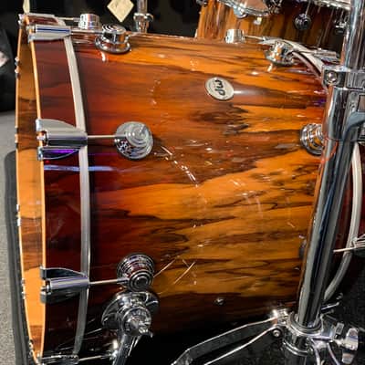 ~WOW!~ DW Collector's Series SSC Maple 4-Piece 10/12/16/22 Drum Kit Set in Rich Red Burst Lacquer over Exotic Tigerwood with Chrome Hardware image 10