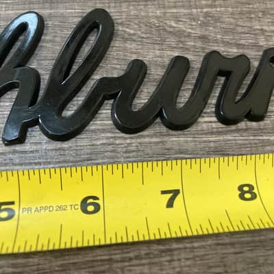 Washburn Guitar case logo 2009 - Black image 3