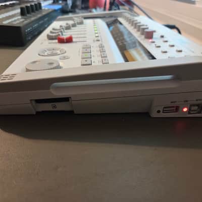 Zoom R16 USB Audio Interface / Digital Multitrack Recorder / Control Surface 2010s - White image 2