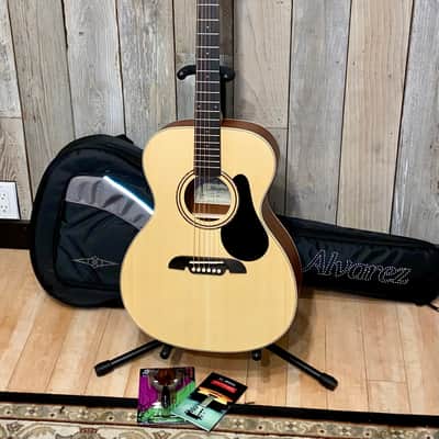 Alvarez RF26 Regent OM/Folk Acoustic Natural Complete with Killer Gig Bag  & Guitar Wall Hanger ! image 16