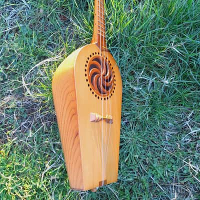 Georgian folk music instrument Panduri | String instrument Panduri | ფანდური | Fanduri image 3