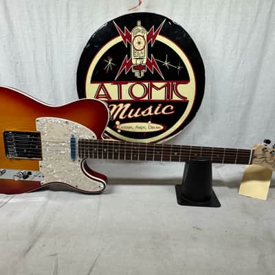Fender American Deluxe Telecaster Guitar with Case 2008 - Aged Cherry Sunburst / Rosewood fingerboard image 3