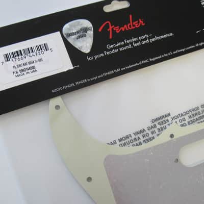 Fender USA Standard Stratocaster Pickguard Mint Green 0992144000 image 2