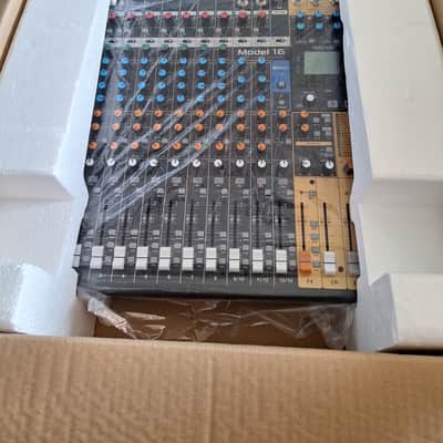 TASCAM Model 16 Multitrack Recorder / Mixer / Audio Interface 2019 - Present - Black with Wood Cheeks image 10