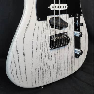 Tom Anderson T Classic Contoured, Swamp Ash Body, SC1 SC1 TF3, 62 Pete, High Gloss White with Black Dog Hair, w/Bag image 8