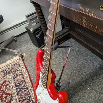 Vantage "Strat" - Red image 9