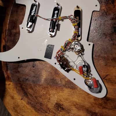 Partscaster Stratocaster Sparkle silver Chunky neck Extra loaded pickguard image 10