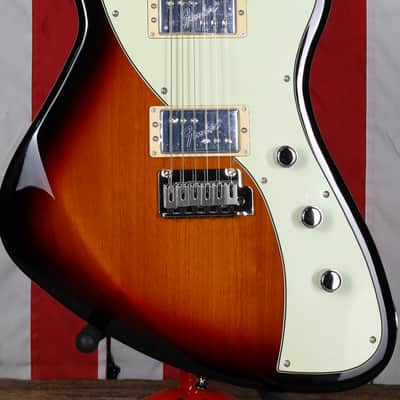 Fender Player Plus Meteora HH - 3-Color Sunburst image 2