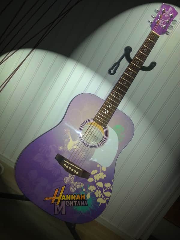 Miley Cyrus - Hannah Montana Purple Acoustic Guitar - Washburn