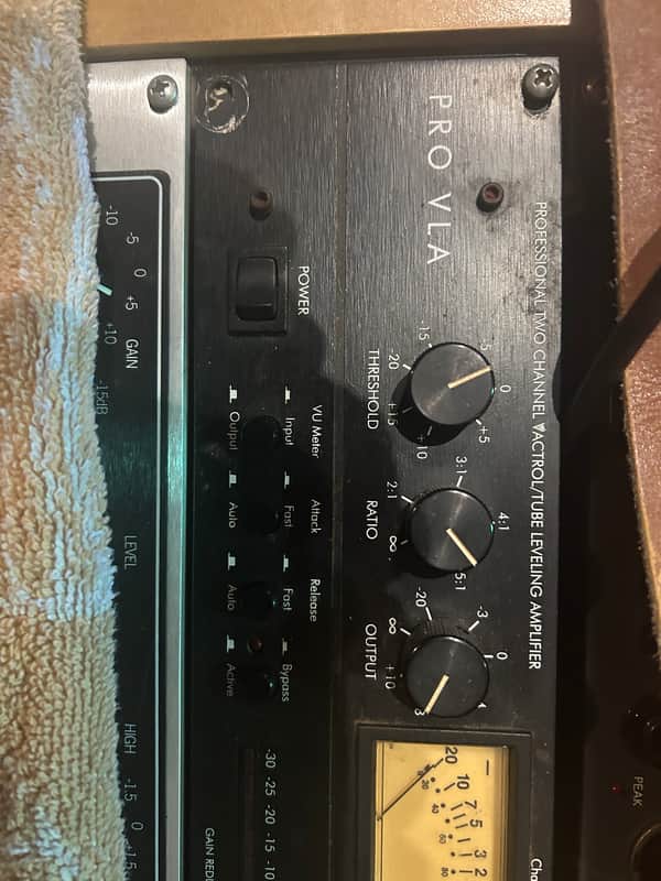 ART Pro VLA Professional Two Channel Vactrol / Tube Leveling