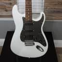 Squier Stratocaster HSS 2013 - Olympic White, Beautiful Guitar, sounds Fantastic!
