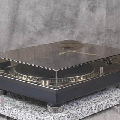 Technics SL-1200MK4 Black direct drive turntable in Very Good Condition image 17