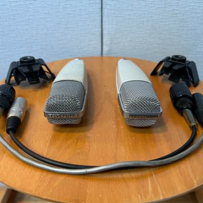 Sennheiser MD421 Vintage White - PAIR - 1960s - With Hand Made hard Case image 2
