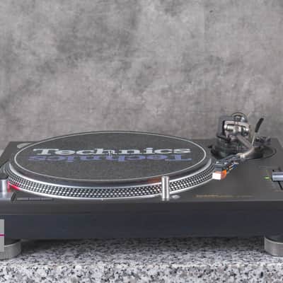 Technics SL-1200MK4 Black direct drive turntable in Very Good Condition image 12
