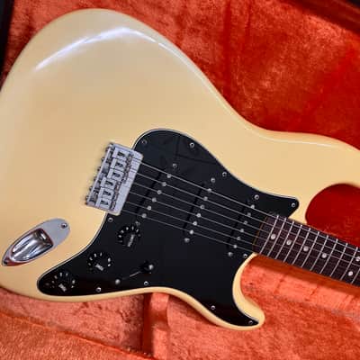 1977 Fender Stratocaster - Olympic White image 3