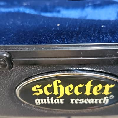 Schecter Molded Hard Case For Stiletto - Black image 2