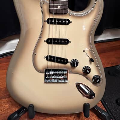 Fender Limited Edition 70th Anniversary Vintera II Antigua Stratocaster – Excellent Condition image 4
