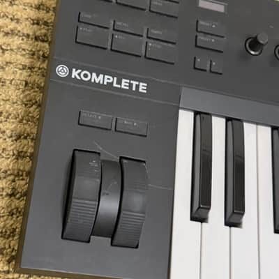 Native Instruments Komplete Kontrol S25 2010s - Black image 2