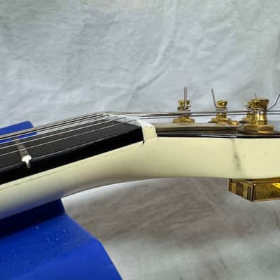 Gibson DSRVCWGH1 Limited Edition Reverse Flying V Guitar with Case 2007 - Alpine White image 18