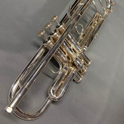Bach Stradivarius Trumpet Model 37, Silver Finish image 2